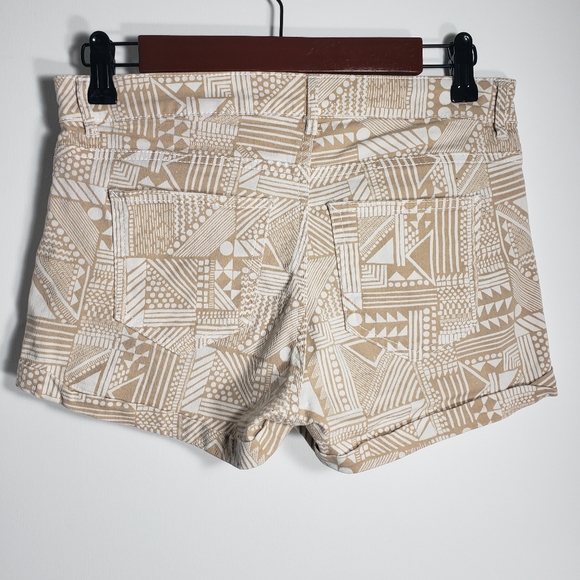 H&M Tan & White Patterned 4-Pocket Cotton Shorts - Picture 2 of 4
